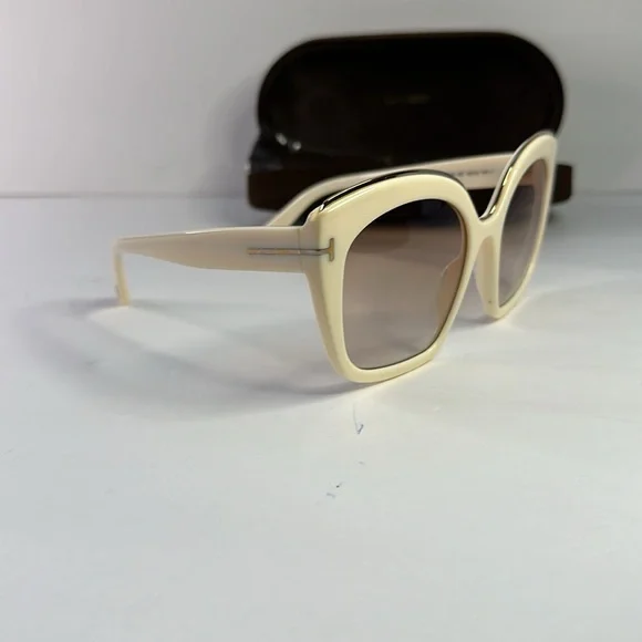 New Authentic TOM FORD FT0944CAT EYE FEMININE SUNGLASSES